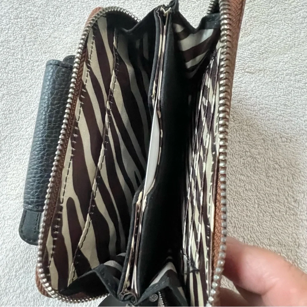 Dana Buchman Danielle wristlet wallet